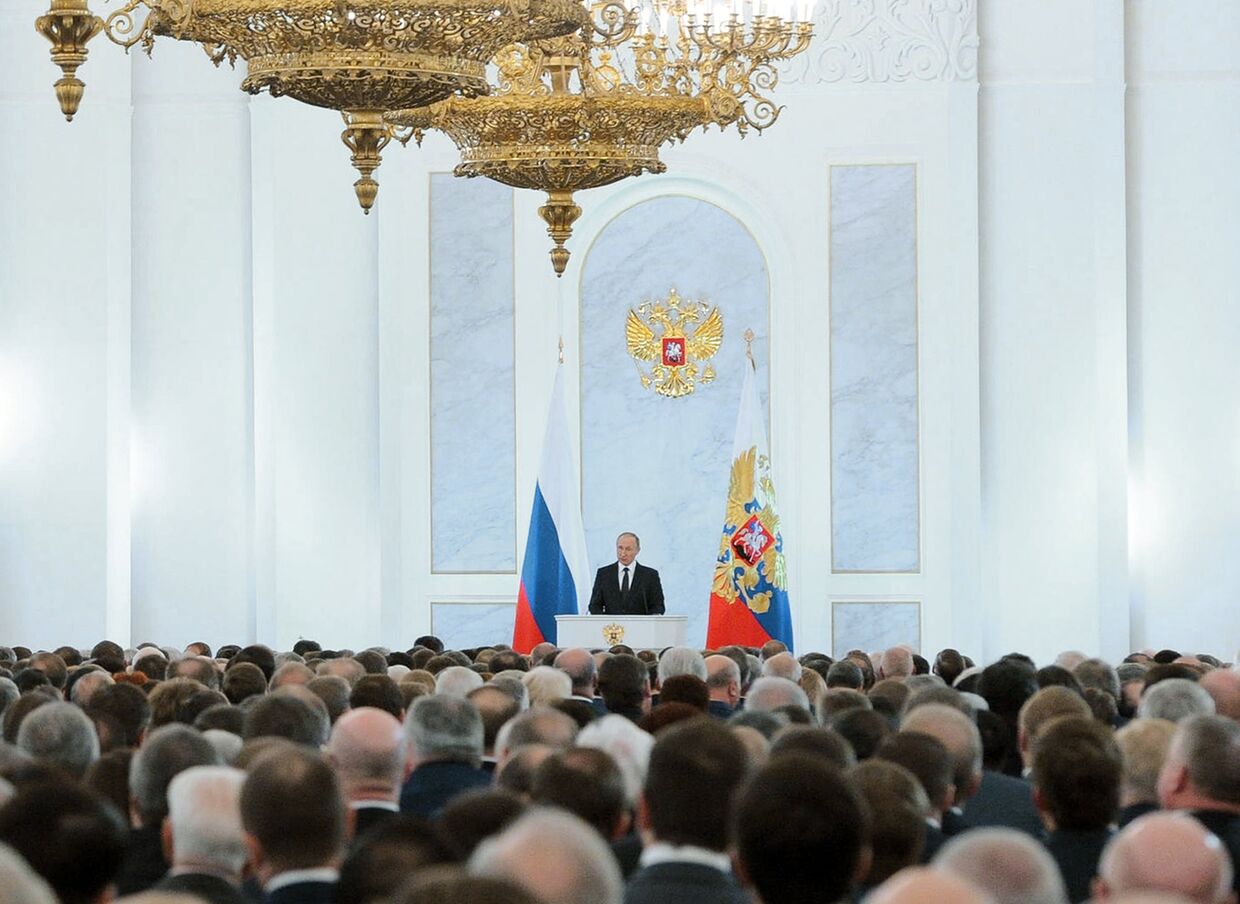 Обращение президента РФ В.Путина с ежегодным посланием к Федеральному Собранию